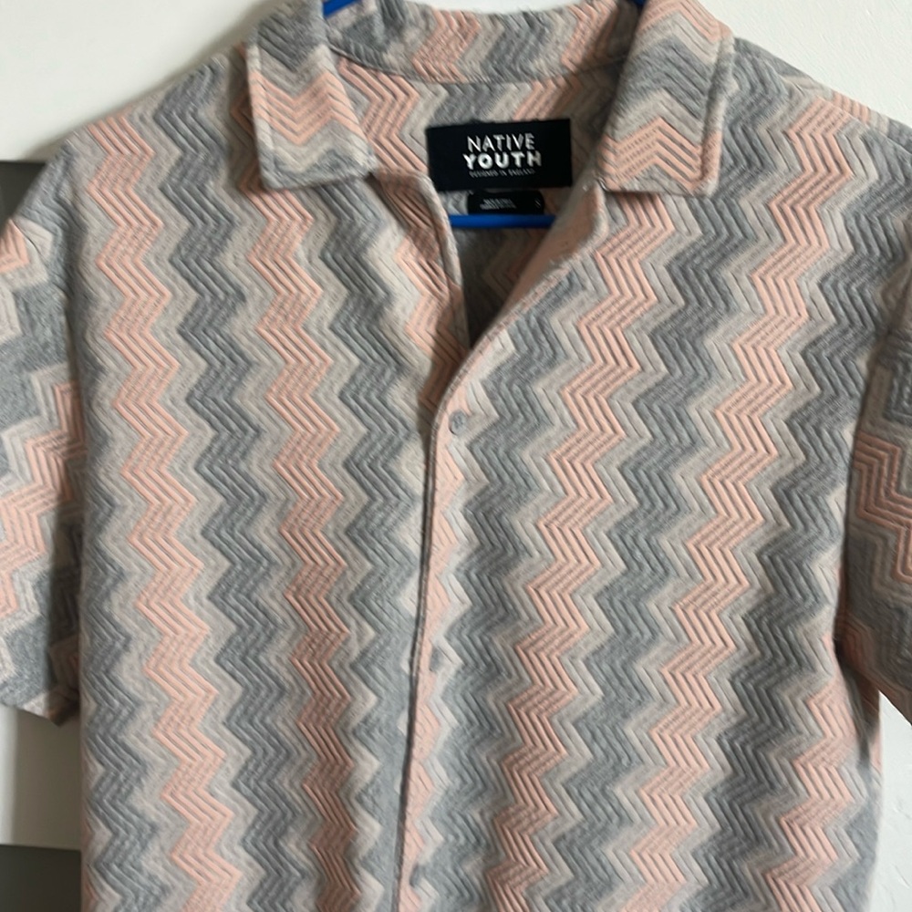 Short sleeve patterned shirt